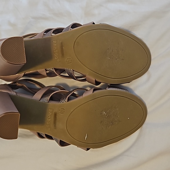 Nude Strapy Heels Size 8.5 - Picture 6 of 6